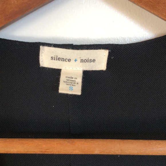 Silence and Noise Black Tunic 🪩 - Picture 3 of 12